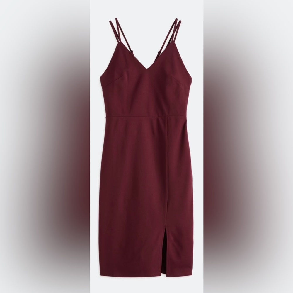 NWOT**** Elegant Burgundy Fitted Dress